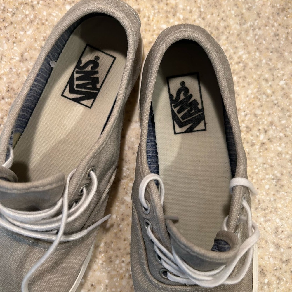 Vans Women's Size 8 Grey Sneaker - Picture 2 of 9